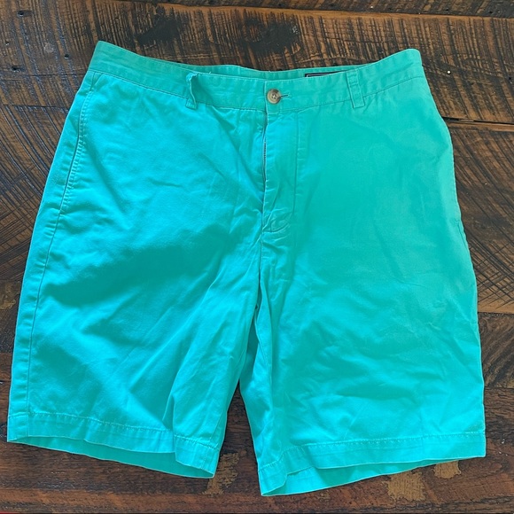 Vineyard Vines Other - Vineyard vines men’s shorts — waist size 33 with 9 inch inseam